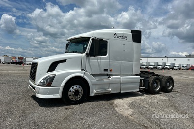 2007 Volvo VNL 6x4 Cabeza Tractora Cabina Dormitorio