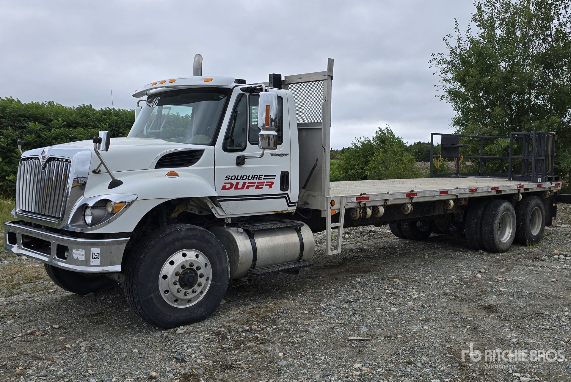 2009 International WorkStar 7500 6x4 Flatbed Truck
