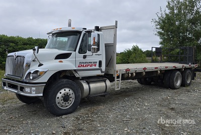 2009 International WorkStar 7500 6x4 Flatbed Truck