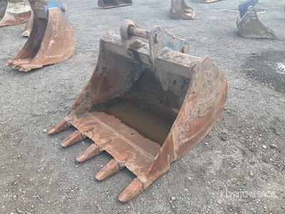 1 x Digging Bucket to fit a 13-ton machine Bucket