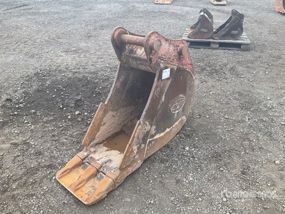 1 x Digging Bucket to fit a 13-ton machine Bucket