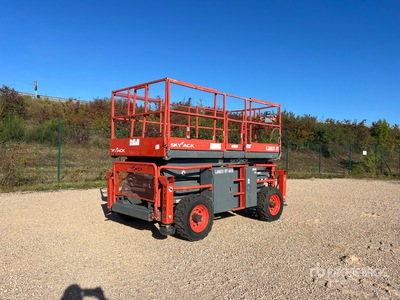 2017 Skyjack SJ8831 4x4 Nacelle Ciseaux 12 m Elevador de tijera (Inoperable)