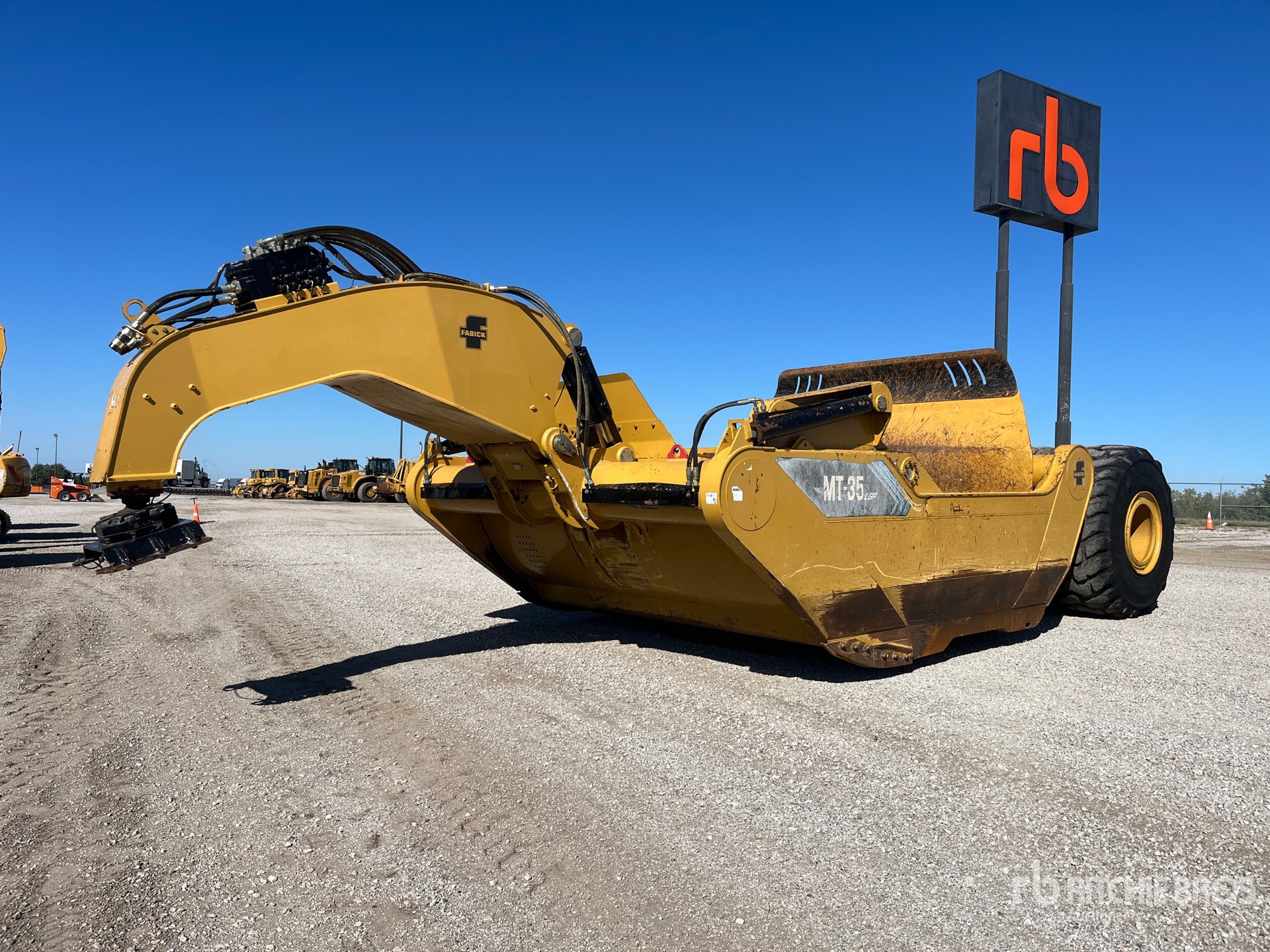 2015 MTS MT-35LGP 4 Tire Hydraulic Pull Scraper