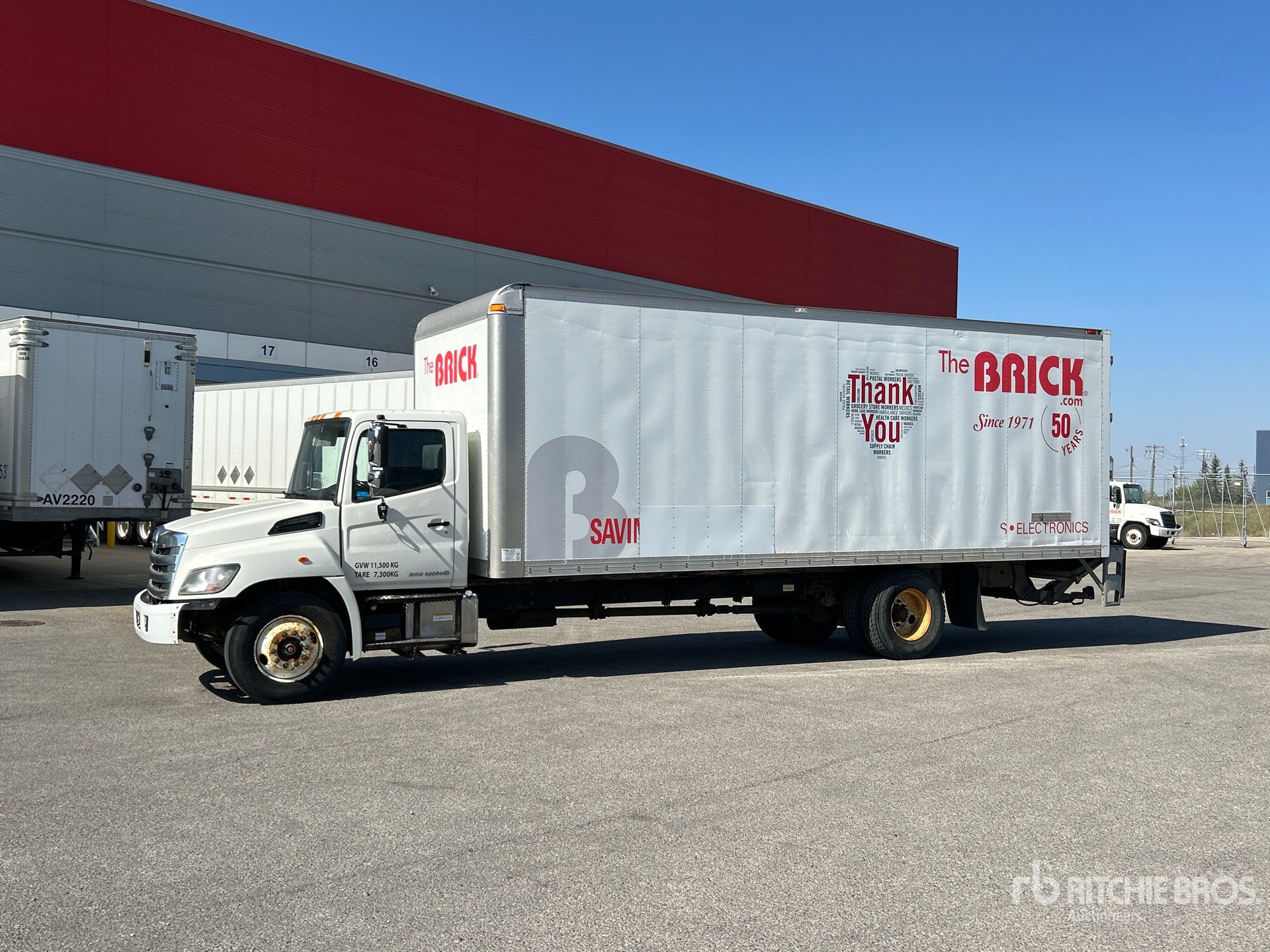 2015 Hino 268 4x2 Van Truck