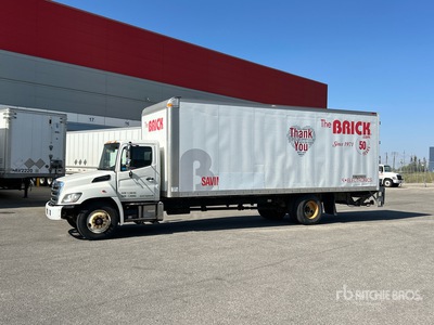 2015 Hino 268 4x2 Van Truck