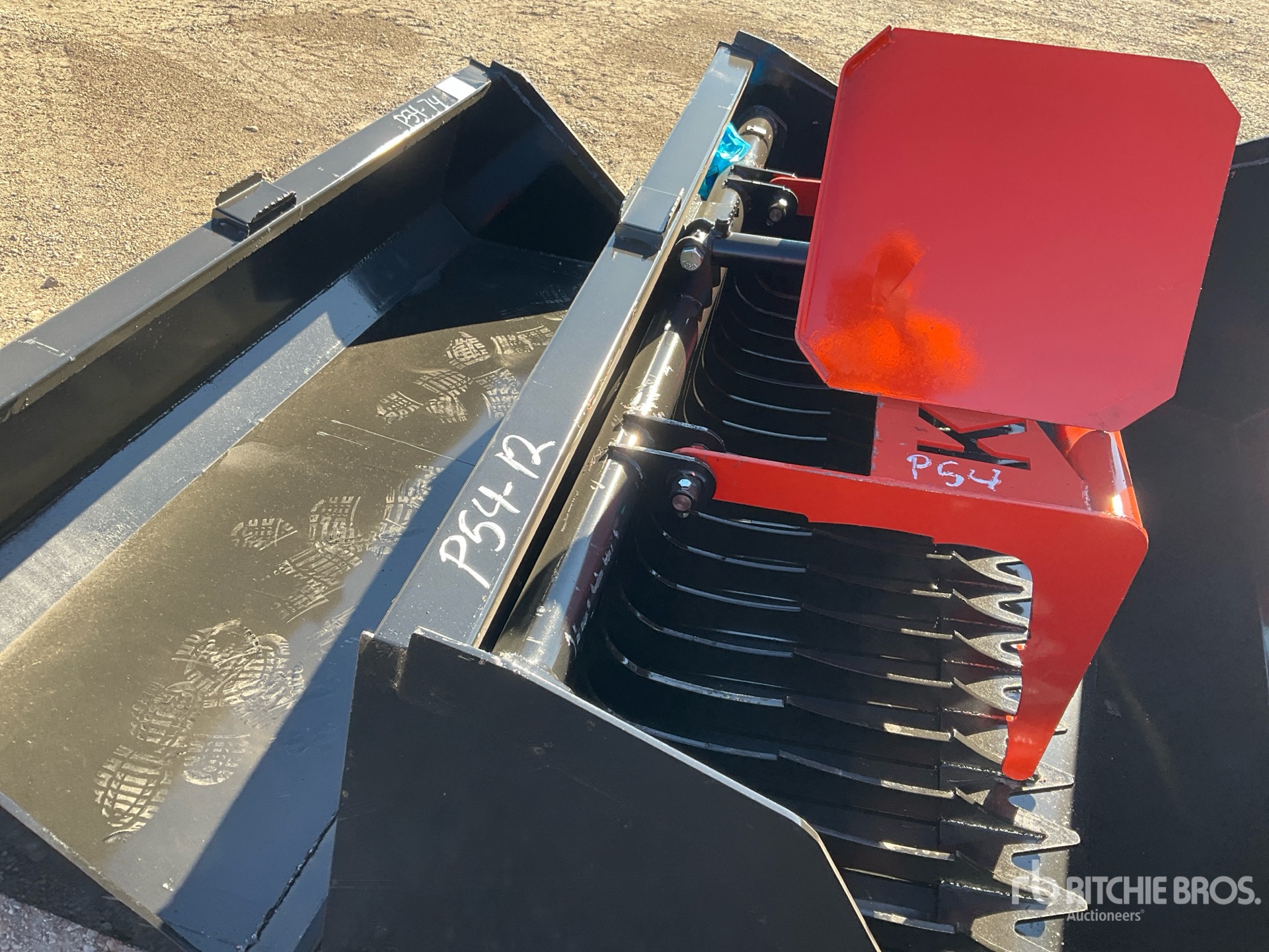 2025 Kit Containers QT-SNB-84 Pala para Minicargadora