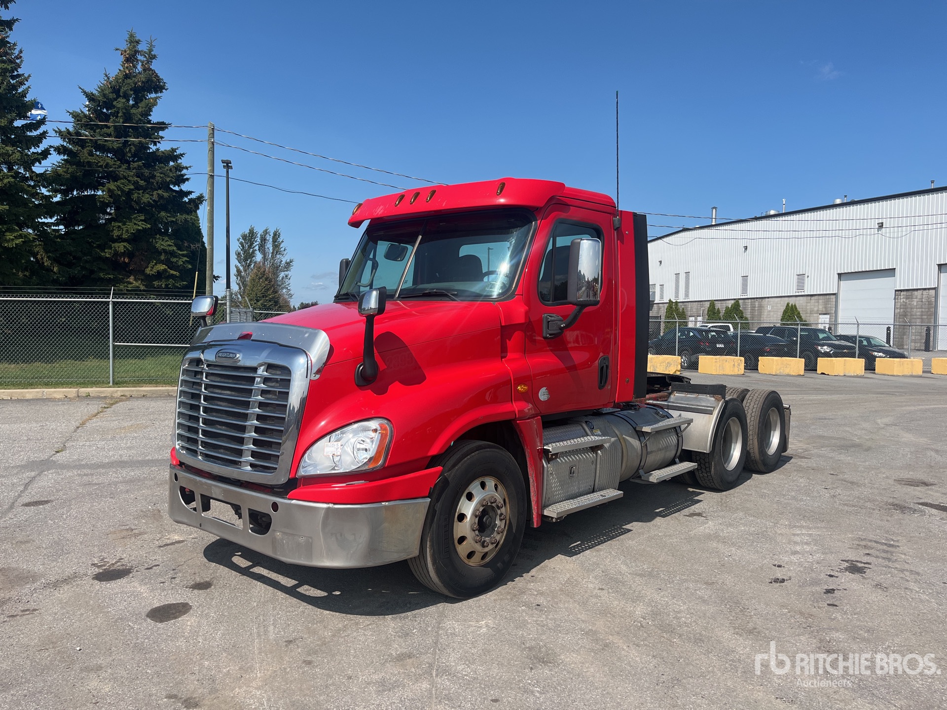2015 Freightliner Cascadia 125 6x4 Day Cab Truck Tractor