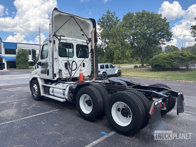 CAMIóN 2016 FREIGHTLINER