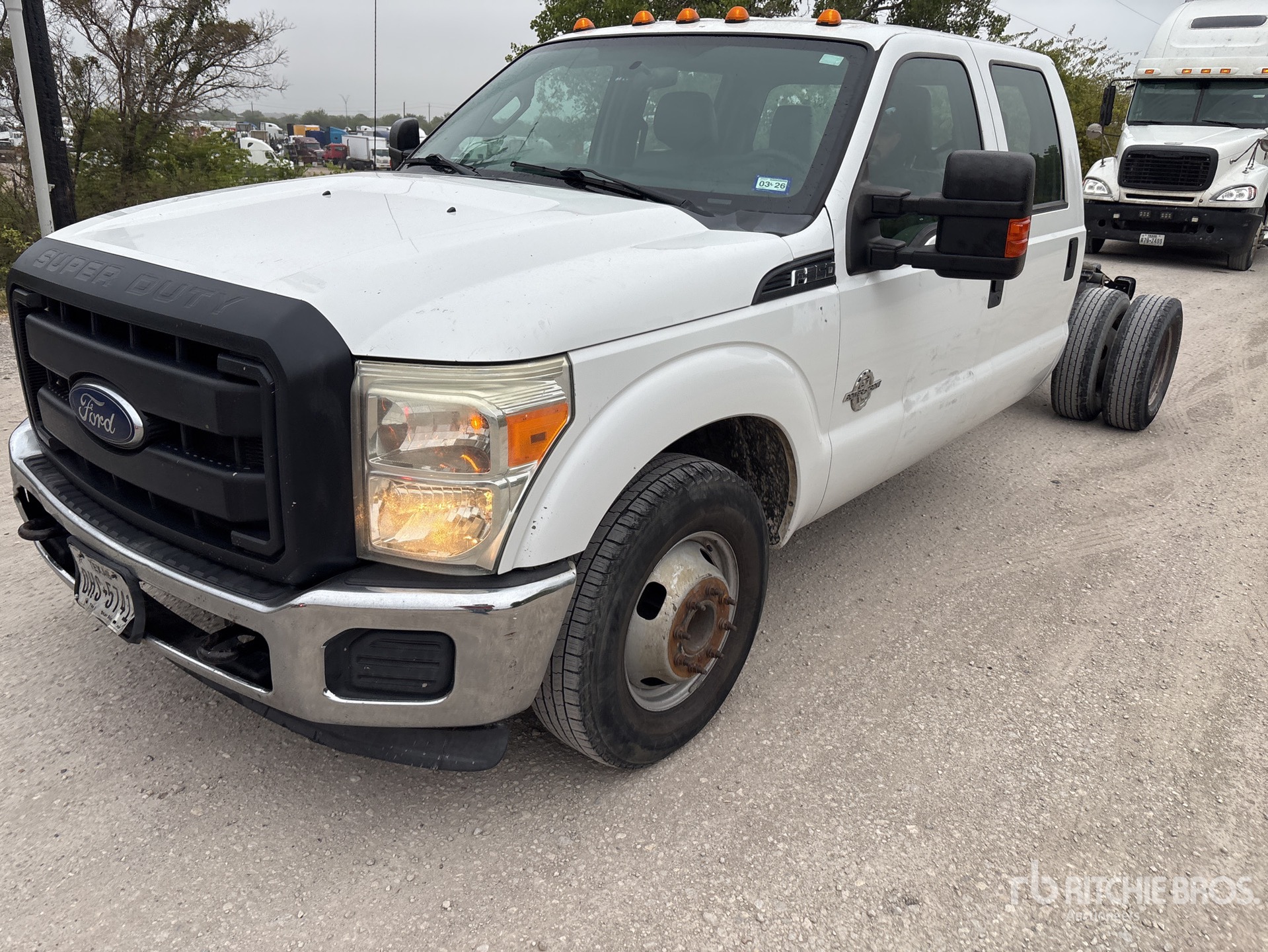 2014 Ford F-350 4x2 Crew Cab Cabine et châssis