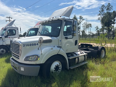 2016 Freightliner M2112 4x2 S/A Day Cab Truck Tractor (Inoperable)