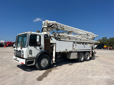 2014 Putzmeister BSF38Z.16H 38 m on 2014 Mack MRU613 6x4 Concrete Pump Truck