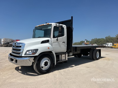 2018 Hino 268 4x2 Camión plataforma volquete