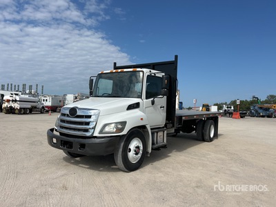 2018 Hino 268 4x2 フラットベッドダンプトラック