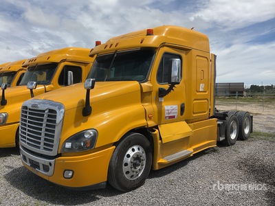 2017 Freightliner Cascadia 125 6x4 Tractocamion con Dormitorio (INOPERABLE) / T/A Sleeper Truck Tractor (Inoperable)