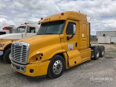2017 Freightliner Cascadia 125 6x4 Tractocamion con Dormitorio (INOPERABLE) / T/A Sleeper Truck Tractor (Inoperable)