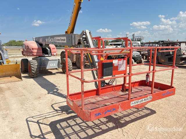 ELEVADOR TELESCóPICO 2015 SKYJACK 4WD SJ66T