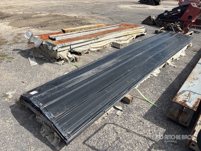 Quantity of (60) Black Cladding 36 in x 16 ft Divers - Magasin, entrepôt, consommateur