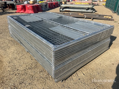 Quantity of (40) 9 ft 6 in x 6 ft Galvanized Temporary Ogrodzenie terenu