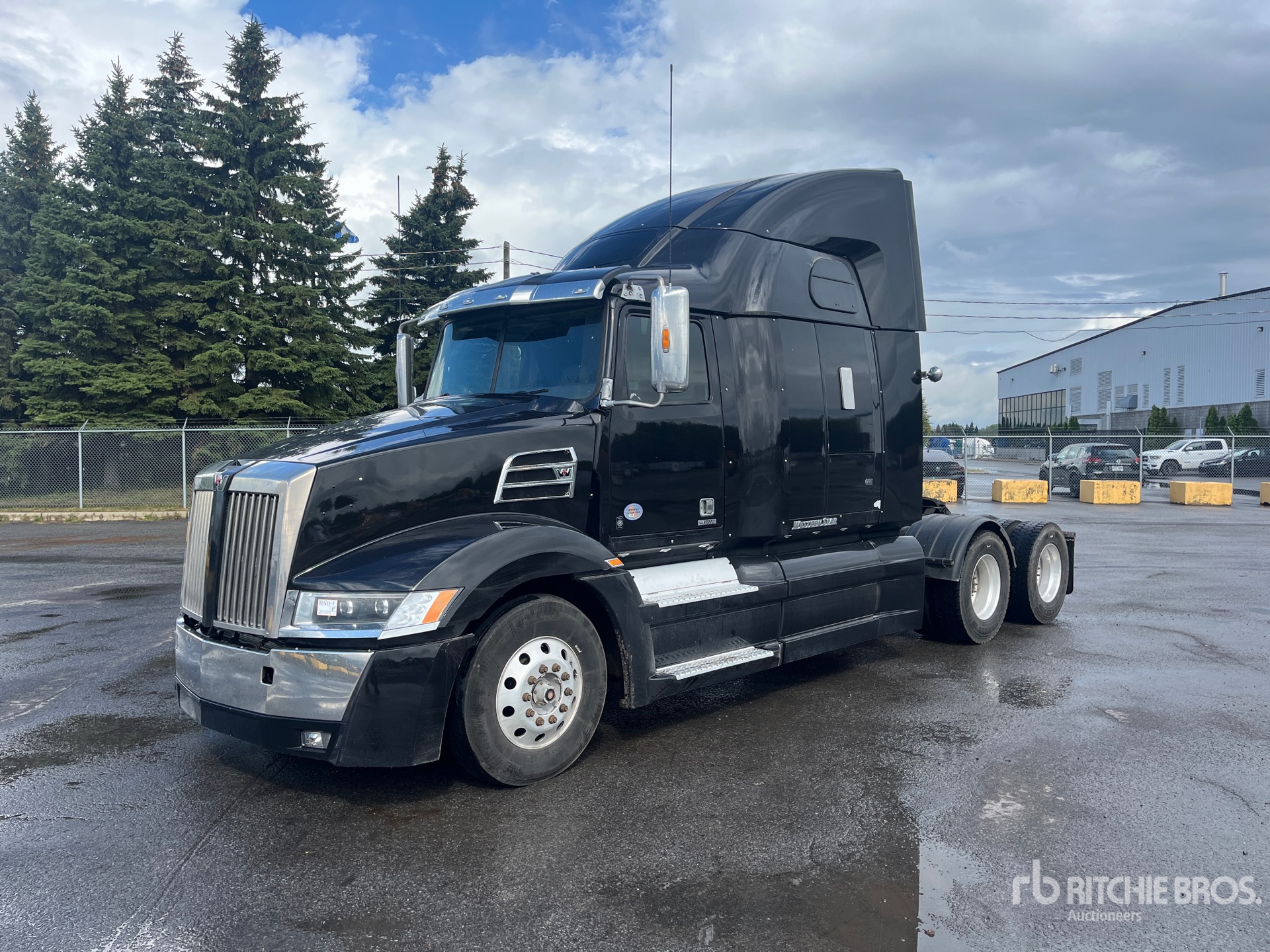 2021 Western Star 5700 6x4 T/A Sleeper Truck Tractor