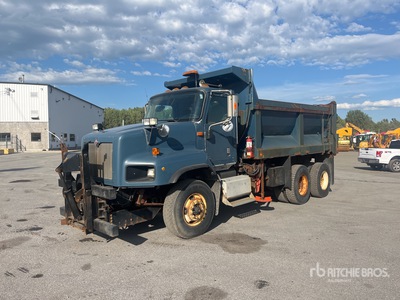 2004 International 5600i 6x4 Camión esparcidor