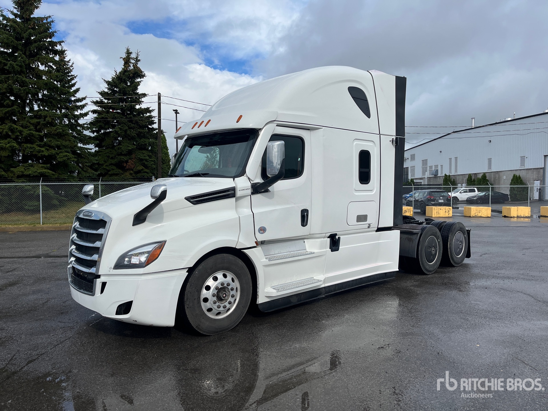 2024 Freightliner Cascadia 126 6x4 T/A Sleeper Truck Tractor