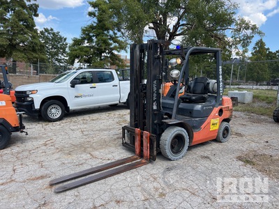 2015 Toyota 8FGU25 4500 lb Pneumatic Tire Gabelstapler