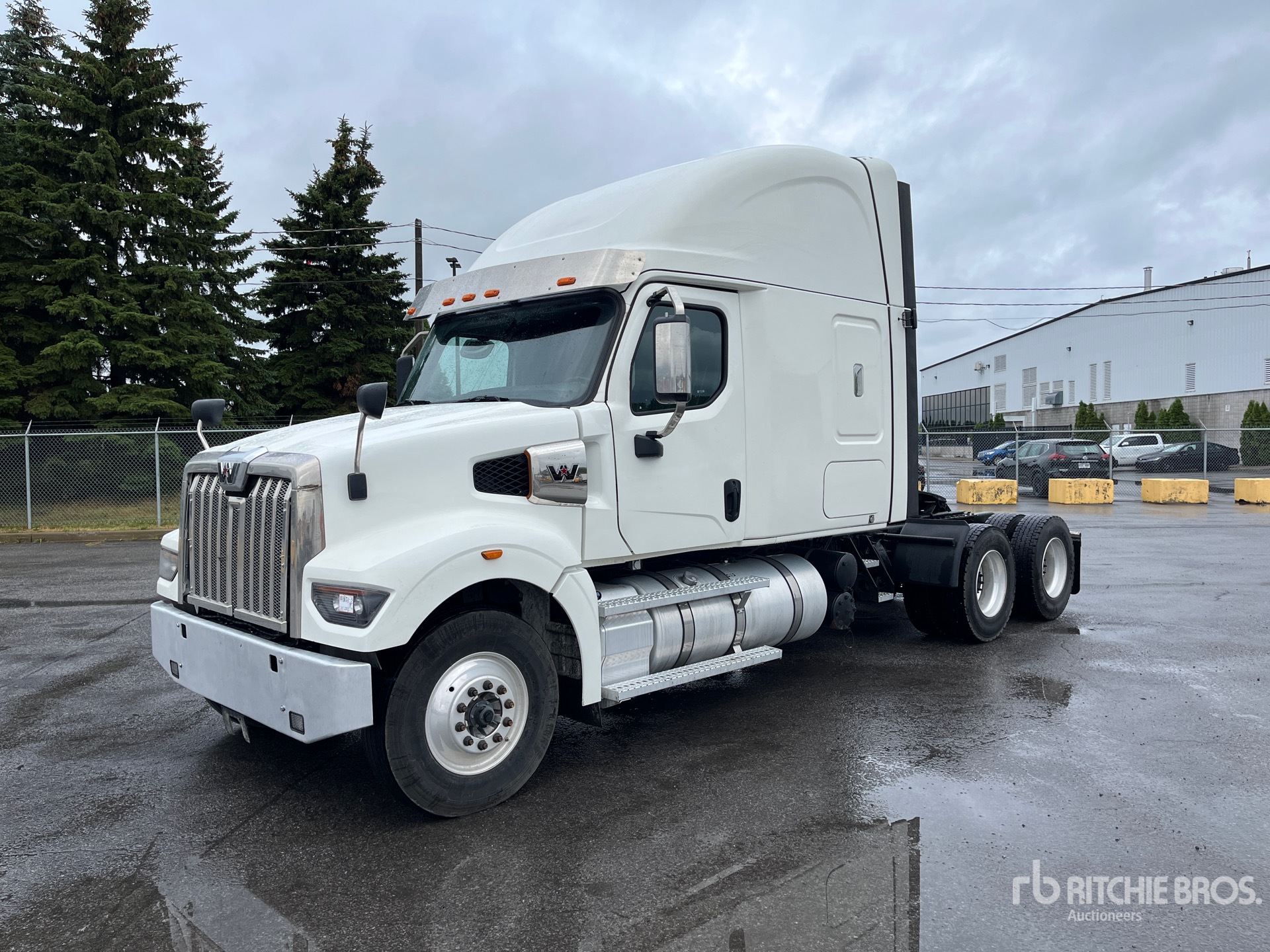 2024 Western Star 49X 6x4 T/A Sleeper Truck Tractor