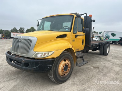 2005 International 4300 4x2 Pritsche-Lkw