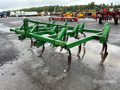 John Deere E1600 12 ft 3-Point 鍬
