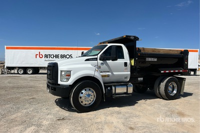 2016 Ford F-750 4x2 S/A Dump Truck