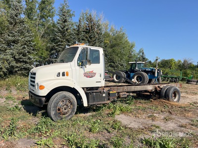 Sterling 4x2 S/A Day Cab Truck Tractor (Inoperable)