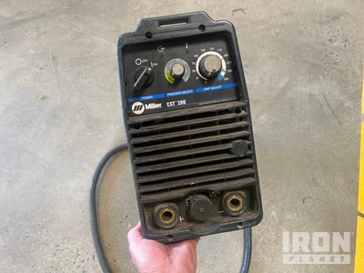 2020 Miller CST-280 280 A Mobile Multi-Process を見 Welder - Electric (Inoperable)
