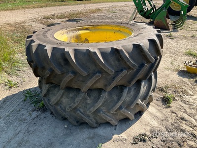 Quantity of (2) 520/85R46 Opony - Fits John Deere 7930