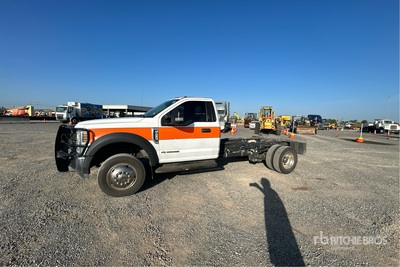 2019 Ford F-450 XLT 4x2 Cab & Chassis