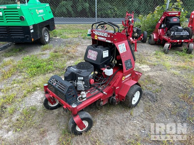2014 Toro 23518 Ride-On 芝生エアレーター