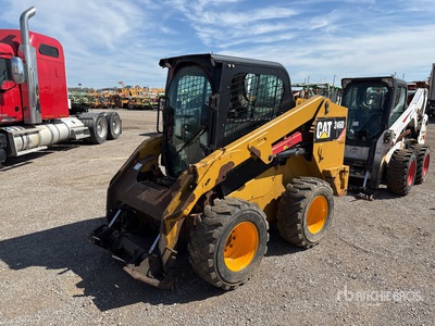 2017 Cat 246D Two-Speed شاحنة جرافة