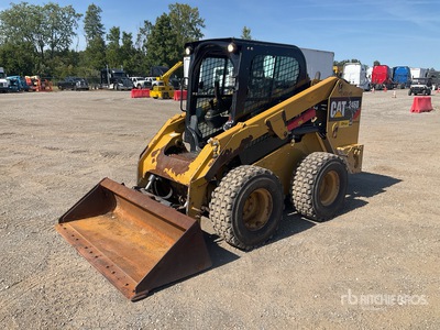 2014 Cat 246D Two-Speed شاحنة جرافة