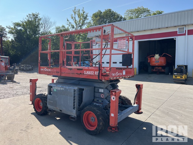 ELEVADOR TIJERA 2014 SKYJACK SJ6832RT