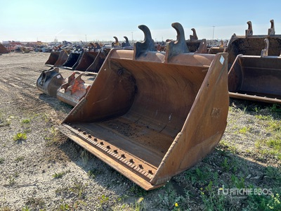 CWS 82 in Q/C Cleanup Excavator Bucket