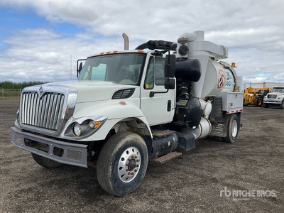2007 Vactor HXX2106 on 2008 International 7400 4x2 Vacuum Excavator Truck