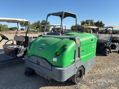 Tennant Ride-On を見 Sweeper