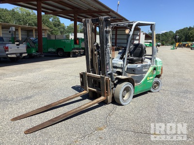 2015 Toyota 8FGU25 5000 lb Pneumatic Tire Gabelstapler