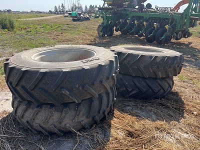 Quantity of (4) BKT 480/80R38 Reifen - Fits Case IH 3185