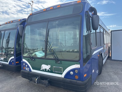 2013 Gillig 4x2 32-Seat Transit حافلة