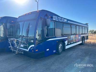 Gillig 4x2 32-Seat Transit Bus