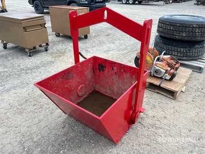 Hanging Self-Dumping Hopper