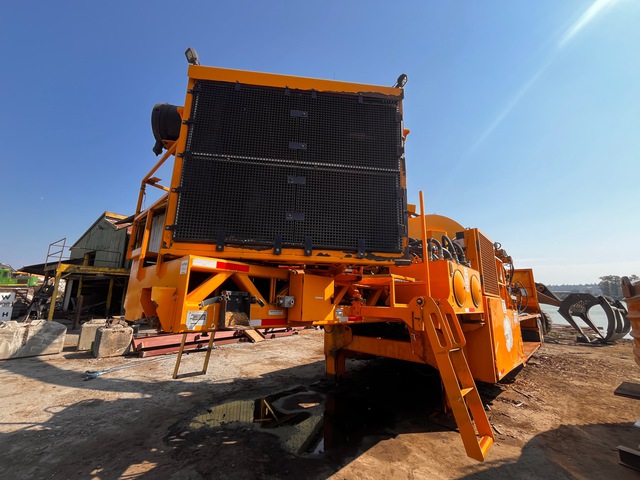 2015 CBI 7544 Hydraulic Flail Debarker & Disc Chipper 2015 CBI 7544 Hydraulic Flail Debarker & Disc Chipper