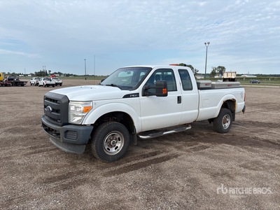 2015 Ford F-350 XL 4x4 Extended Cab Pickup