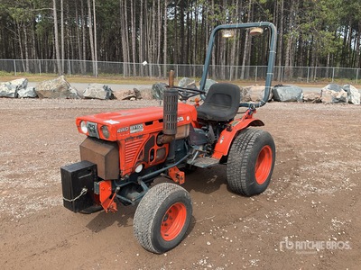 Kubota B7100HST 4WD Allzwecktraktor