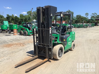2016 Mitsubishi FG30NGLP 4200 lb 4x2 を見 Rough Terrain Forklift